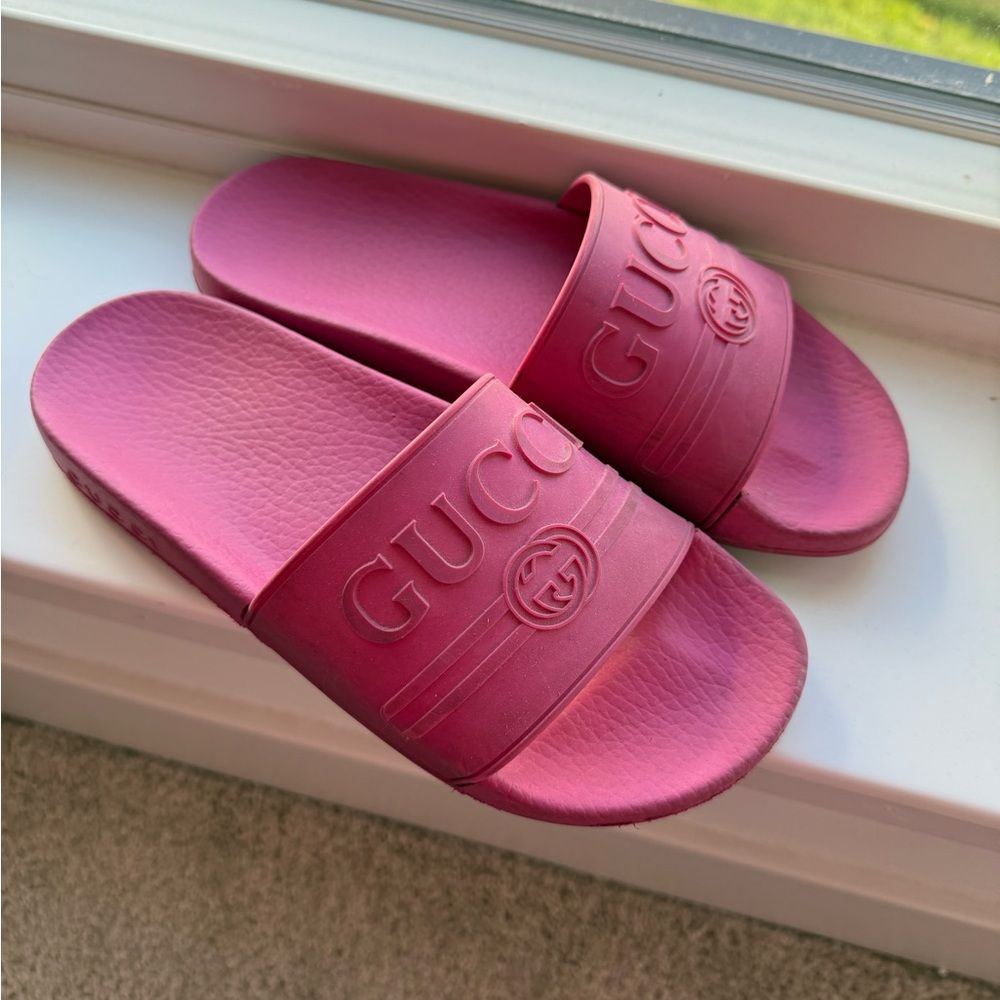 Gucci Fuchsia Logo Slide Sandals